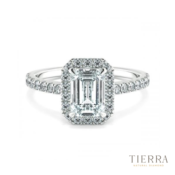 Nhẫn kim cương Emerald sang trọng